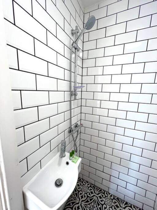 Flat 12, 10 St John'S Road Apartment Борнмът Екстериор снимка
