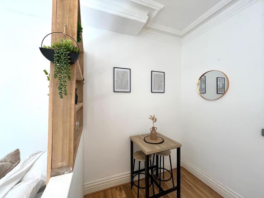 Flat 12, 10 St John'S Road Apartment Борнмът Екстериор снимка