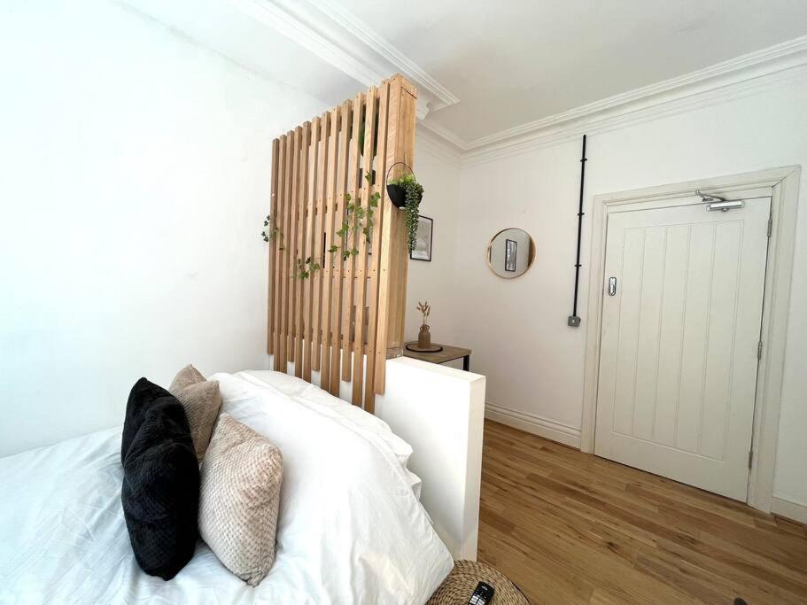 Flat 12, 10 St John'S Road Apartment Борнмът Екстериор снимка