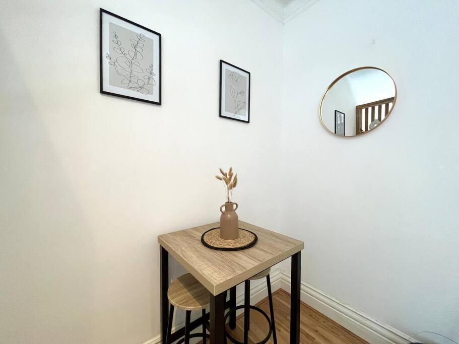 Flat 12, 10 St John'S Road Apartment Борнмът Екстериор снимка