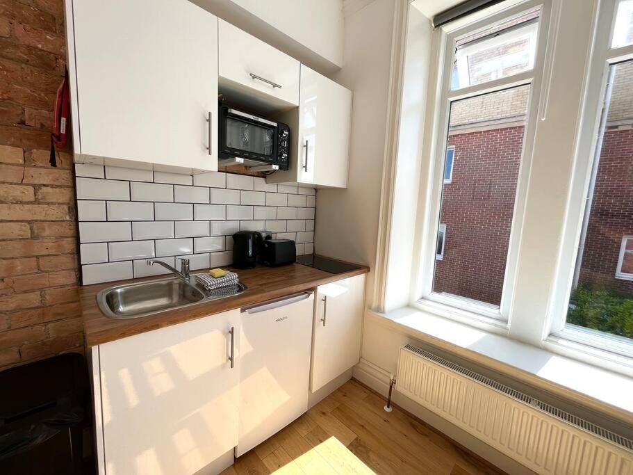 Flat 12, 10 St John'S Road Apartment Борнмът Екстериор снимка